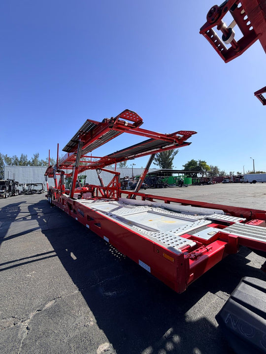 2022 Peterbilt 389 w/a 2020 Cottrell LSFA 80’