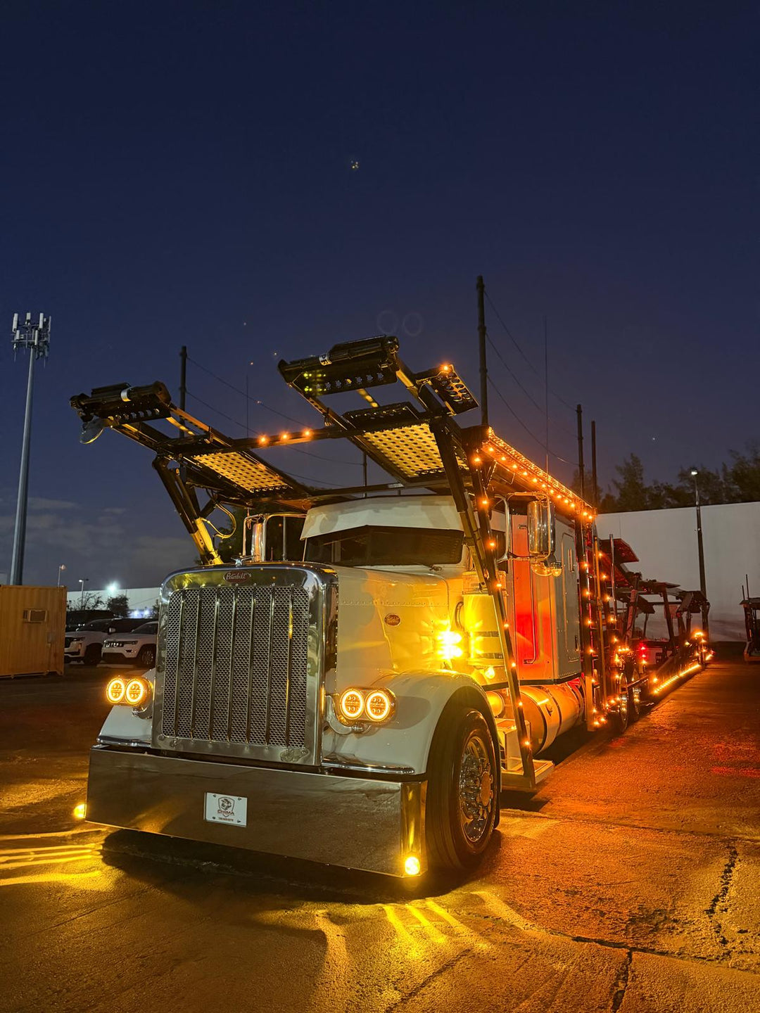 2021 Peterbilt 389 (ChopTop) w/a 2023 Cottrell LSFA 80”