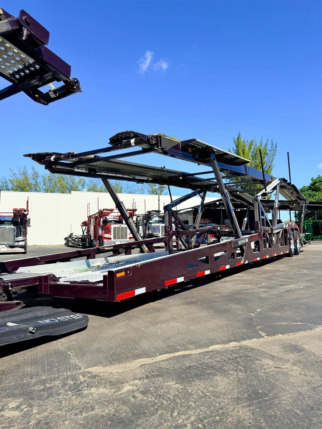 2021 Peterbilt 389 w/a 2022 Cottrell LSFA 80”
