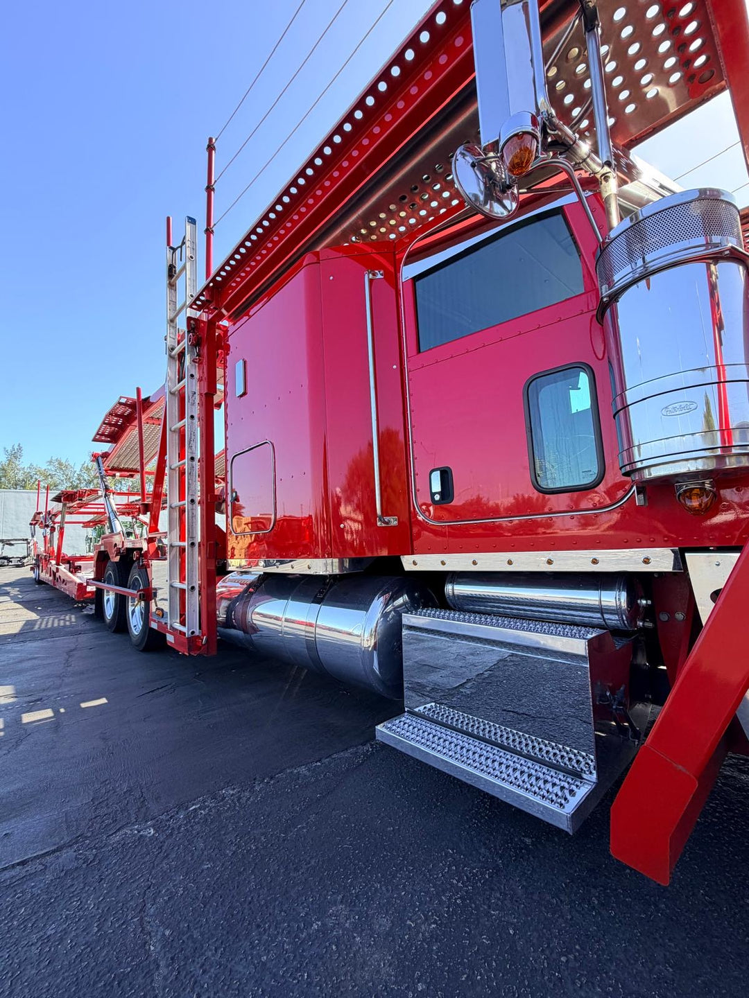 2022 Peterbilt 389 w/a 2020 Cottrell LSFA 80’