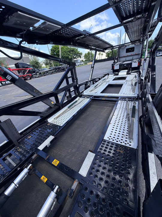 2024 Peterbilt 389 w/a 2024 Cottrell CX09 LSFA 80”