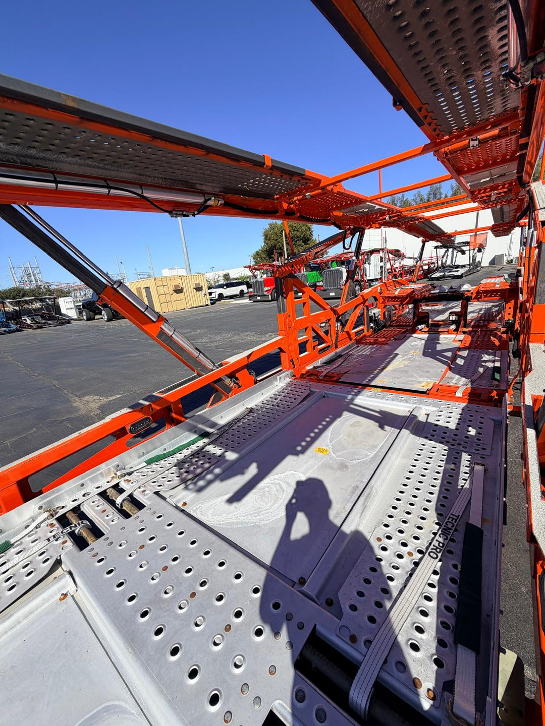 2020 Peterbilt 389 w/a 2021 Cottrell LSFA 80”