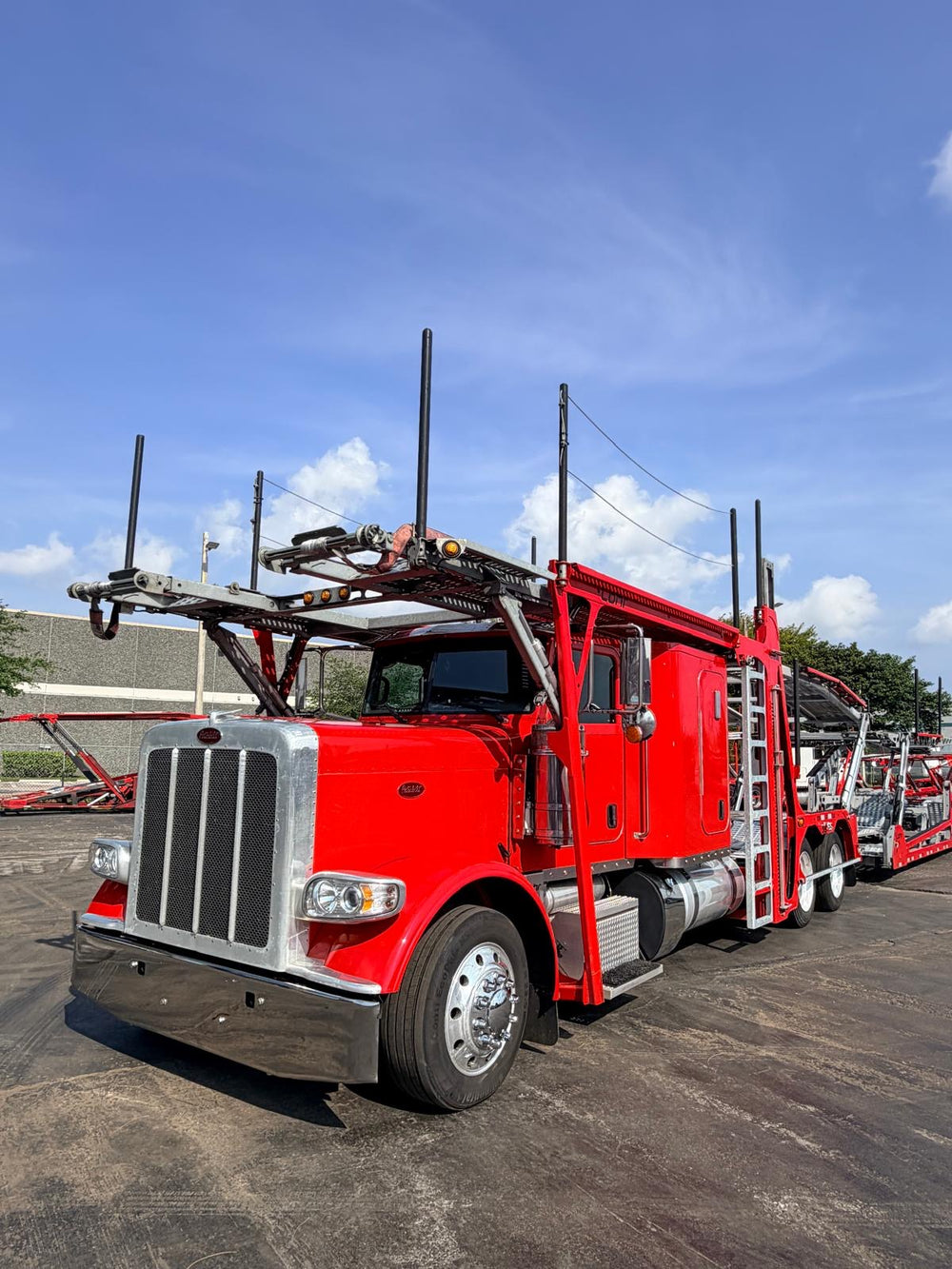 2024 Peterbilt 389 w/a 2023 Lohr G20