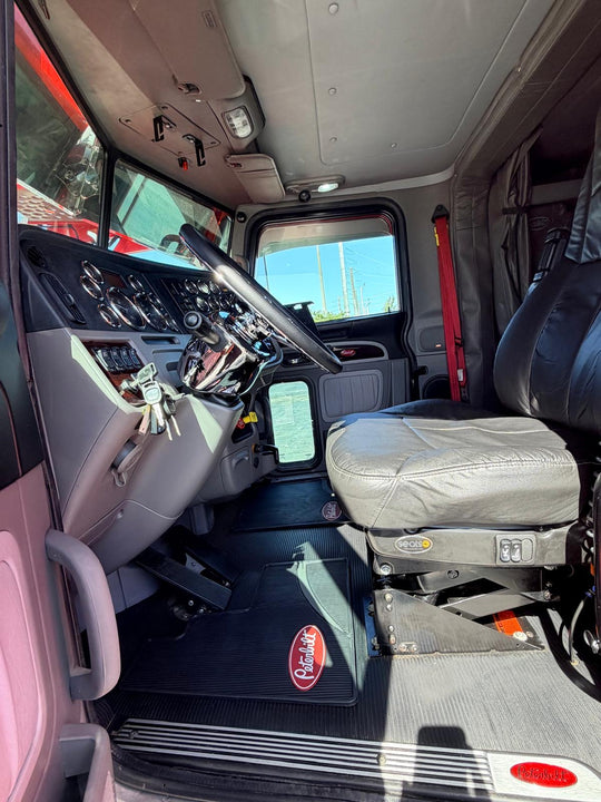 2022 Peterbilt 389 w/a 2020 Cottrell LSFA 80’