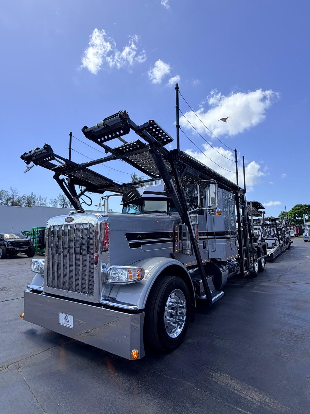 2024 Peterbilt 389 w/a 2024 Cottrell CX09 LSFA 80”