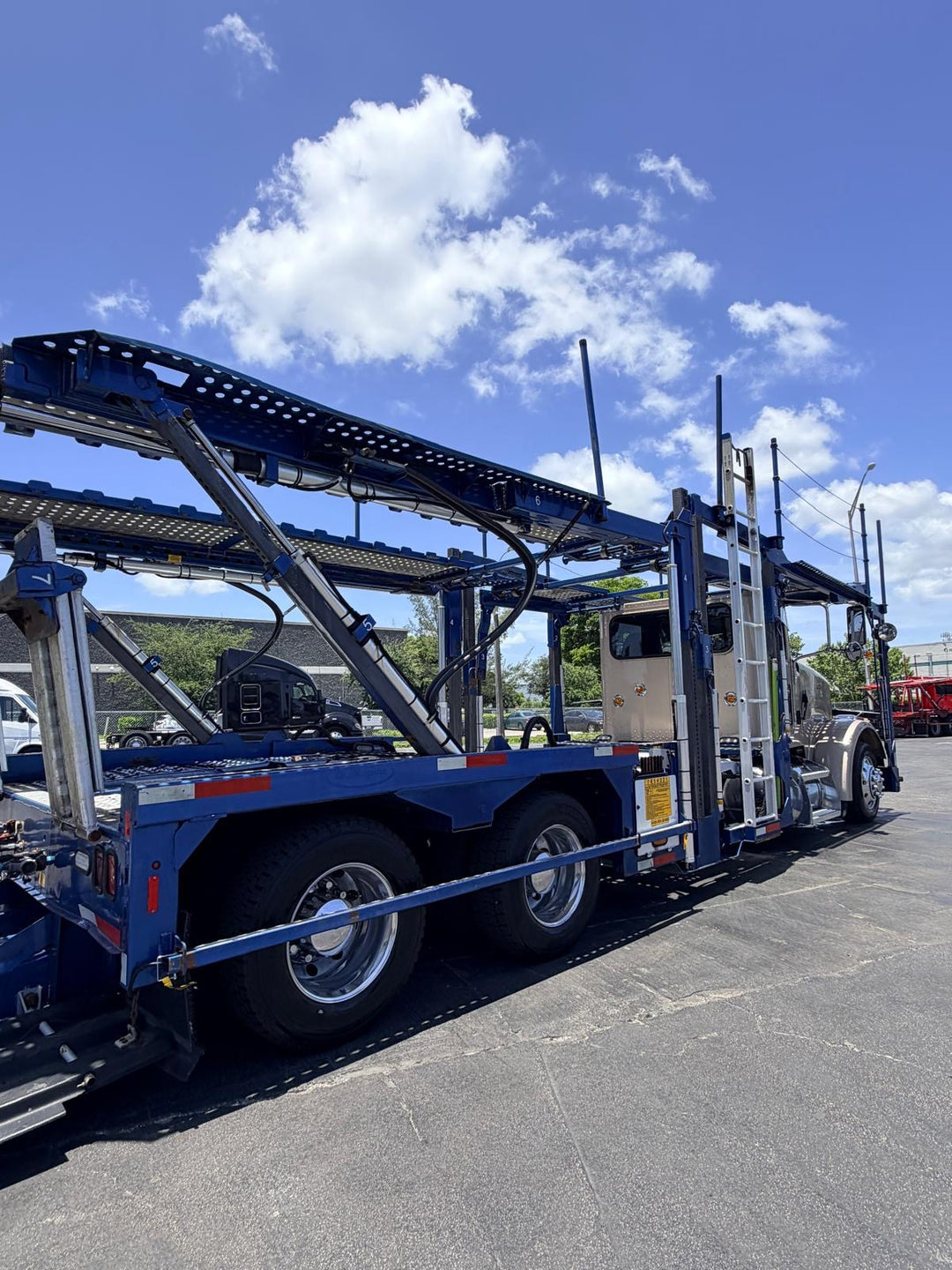 2019 Peterbilt 365 w/a 2019 Cottrell LSFA 80”