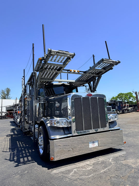 2024 Peterbilt 389 w/a 2023 Lohr G20