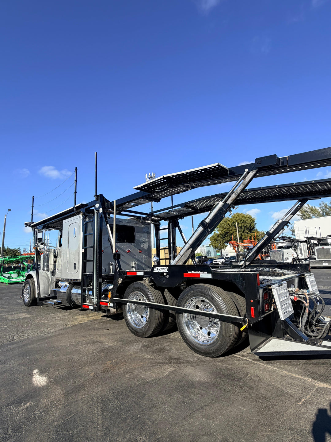 2024 Peterbilt 389 (ChopTop) w/a 2024 Cottrell CX09 LSFA 80”
