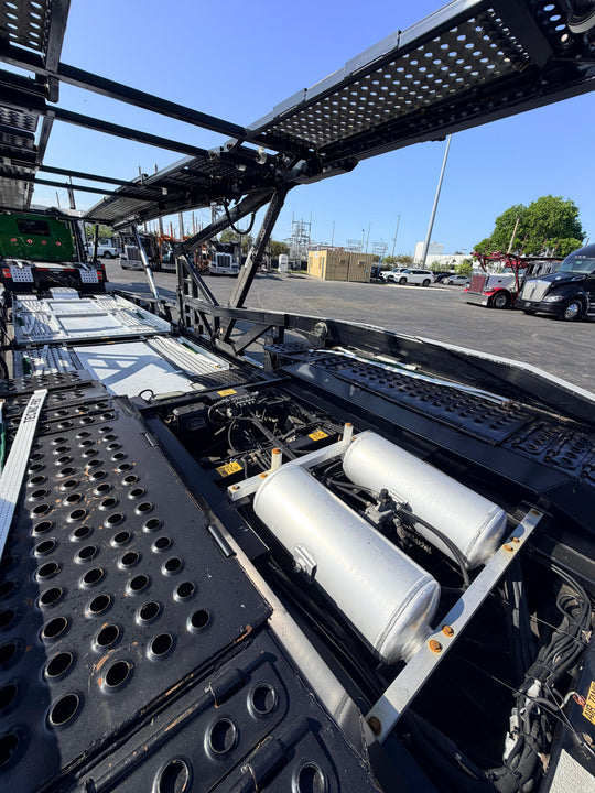 2019 Peterbilt 389 w/a 2020 Cottrell CX09 LSFA