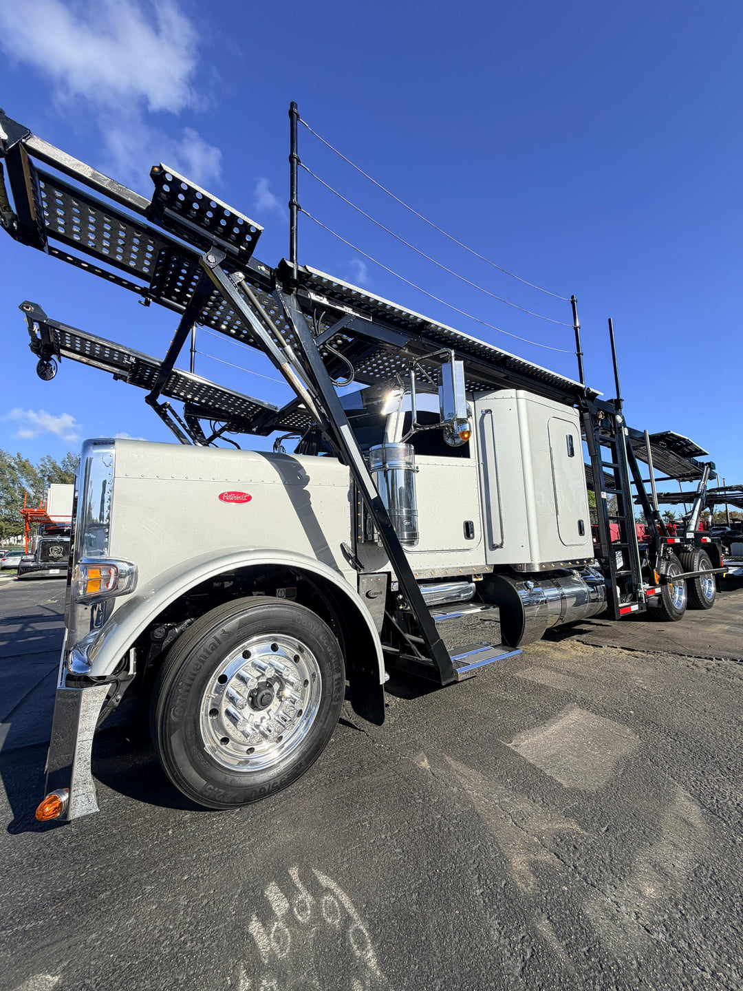 2024 Peterbilt 389 (ChopTop) w/a 2024 Cottrell CX09 LSFA 80”