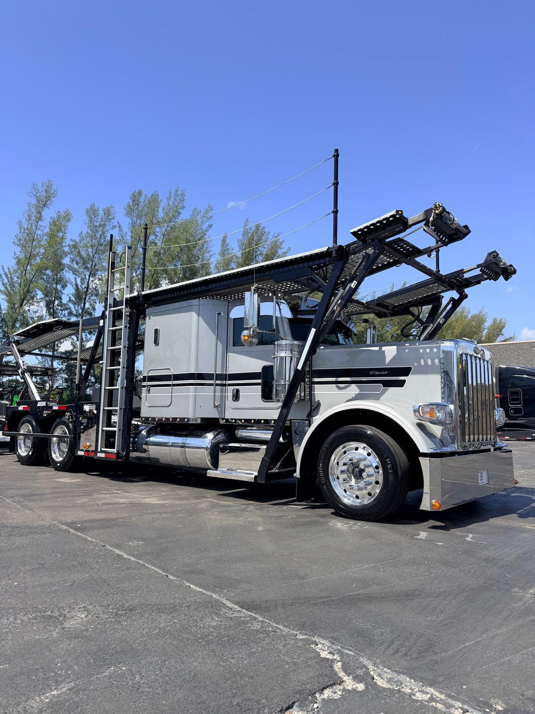 2024 Peterbilt 389 w/a 2024 Cottrell CX09 LSFA 80”