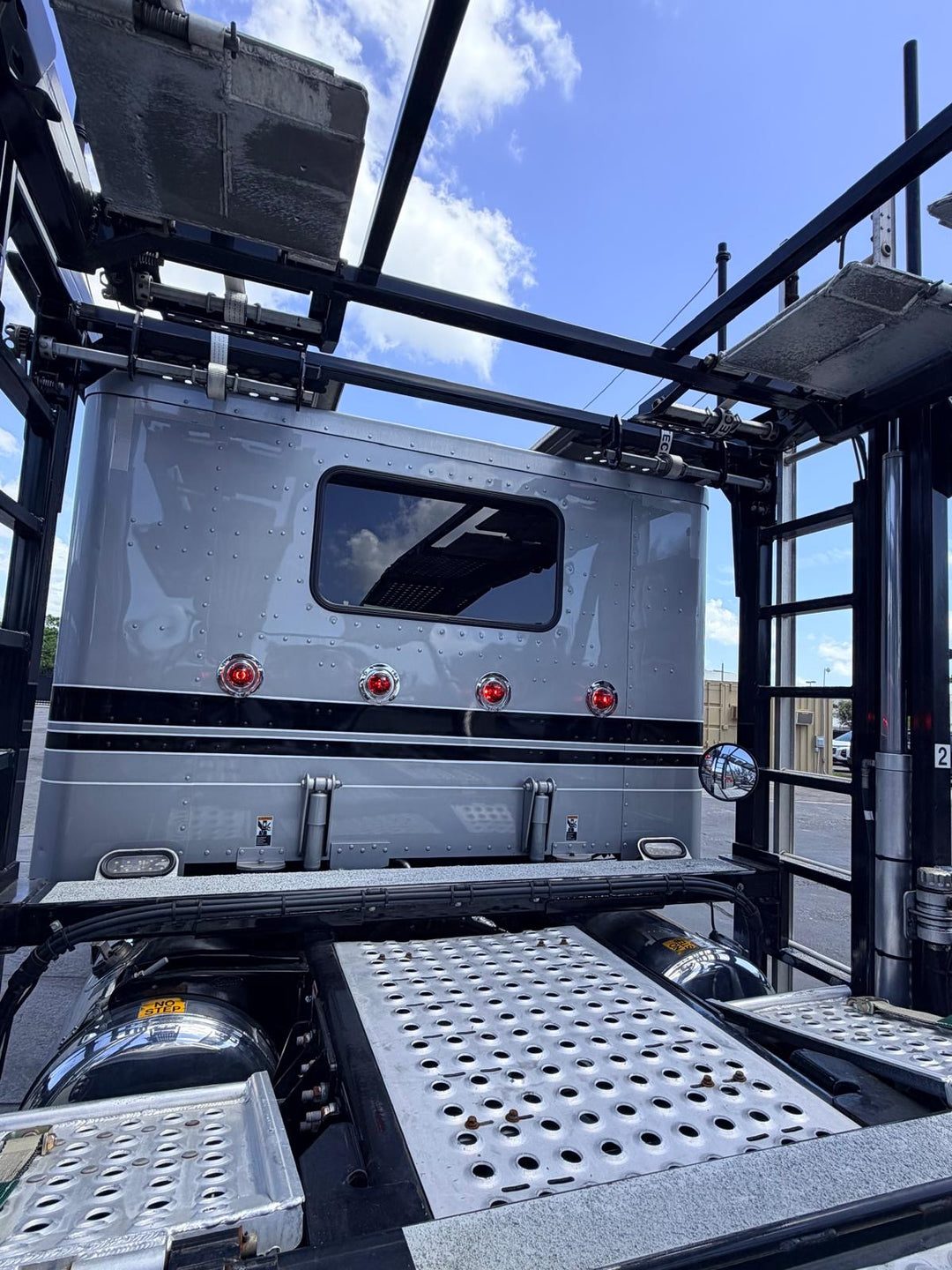 2024 Peterbilt 389 w/a 2024 Cottrell CX09 LSFA 80”