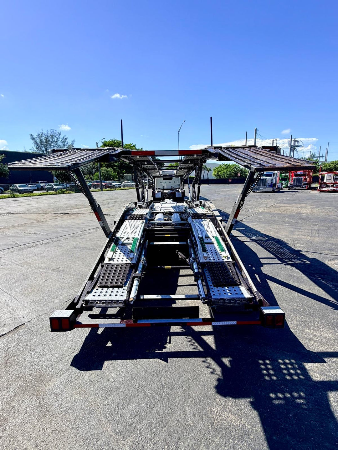 2021 Peterbilt 389 w/a 2022 Cottrell LSFA 80”