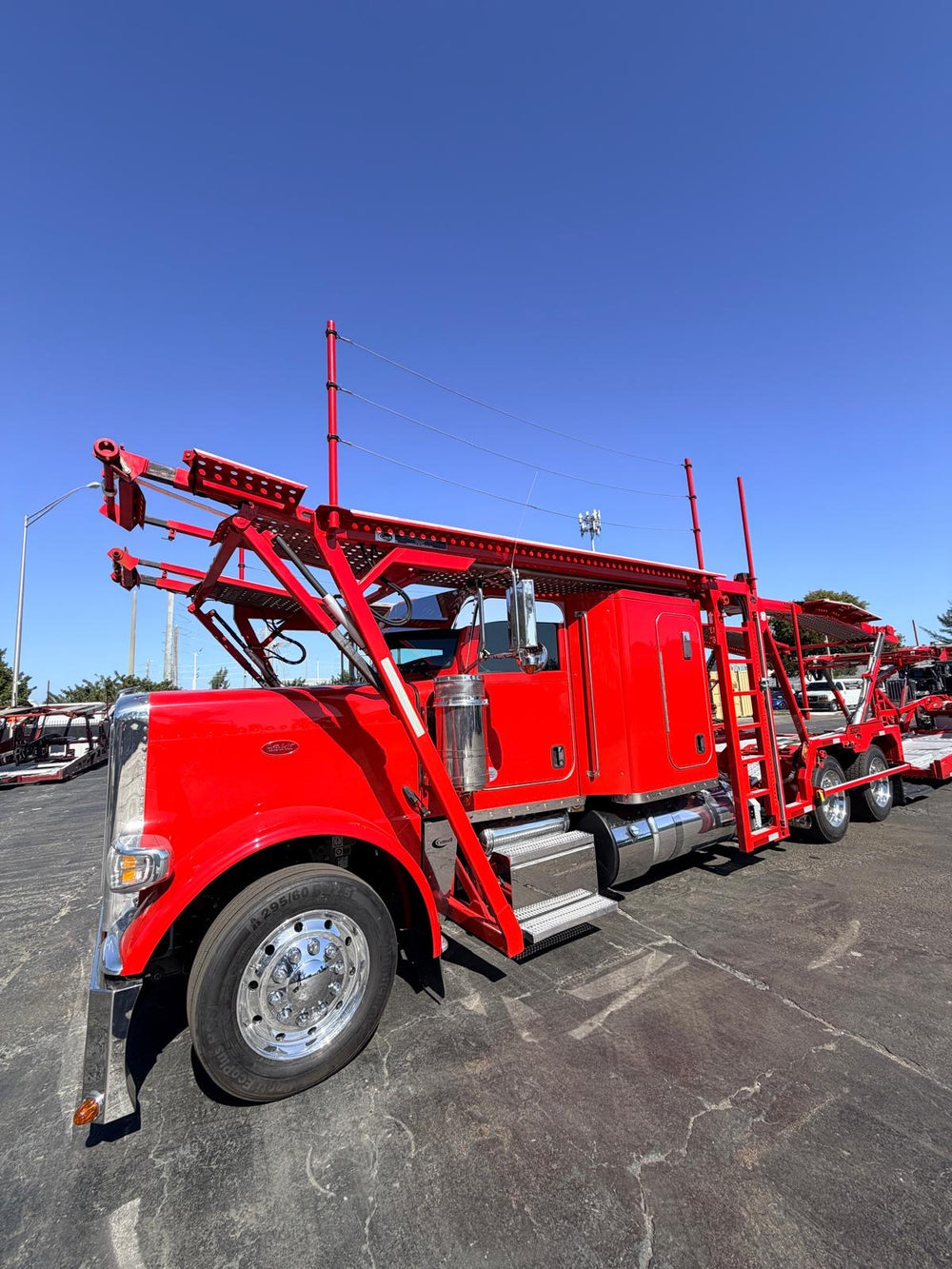 2022 Peterbilt 389 w/a 2020 Cottrell LSFA 80’