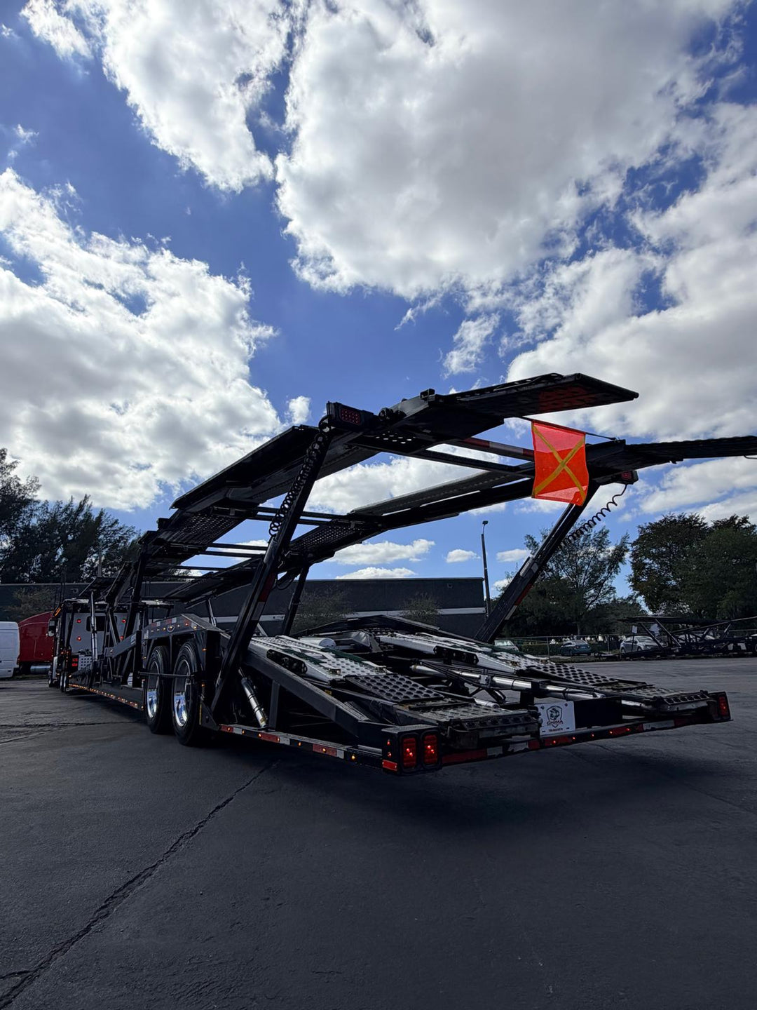 2021 Peterbilt 389 (ChopTop) w/a 2023 Cottrell LSFA 80”
