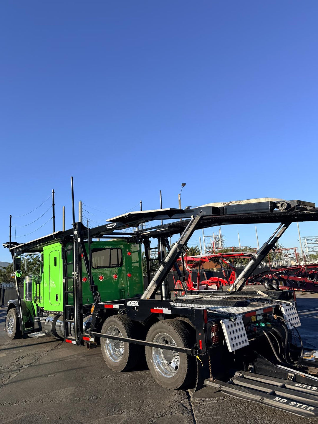 2019 Peterbilt 389 w/a 2019 Cottrell CX09 LSFA 80’