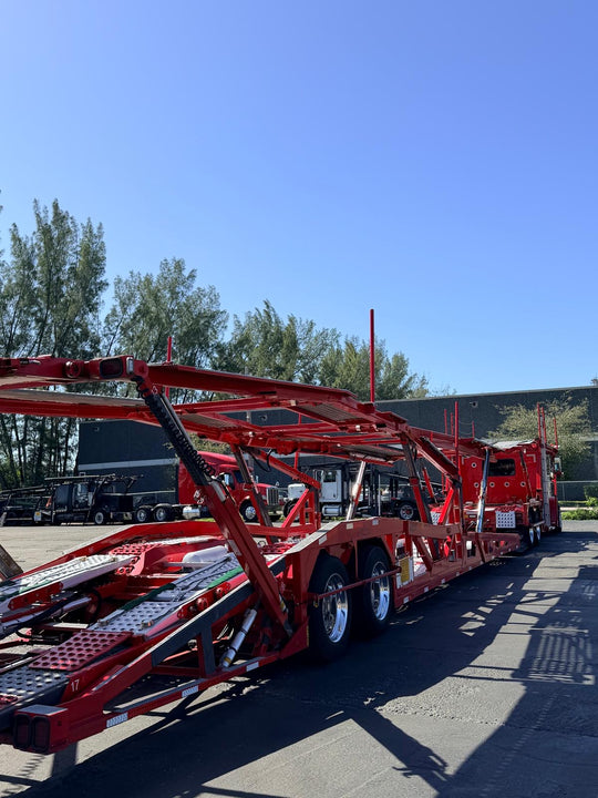 2022 Peterbilt 389 w/a 2020 Cottrell LSFA 80’