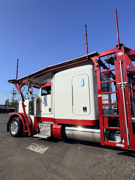 2022 Peterbilt 389 w/a 2022 Cottrell CX09 LSFA