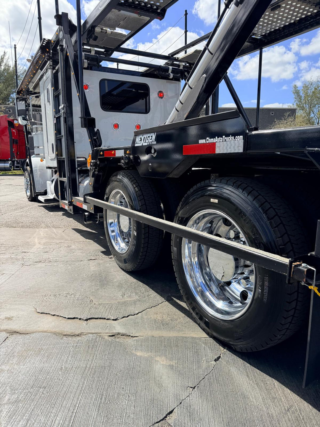 2021 Peterbilt 389 (ChopTop) w/a 2023 Cottrell LSFA 80”