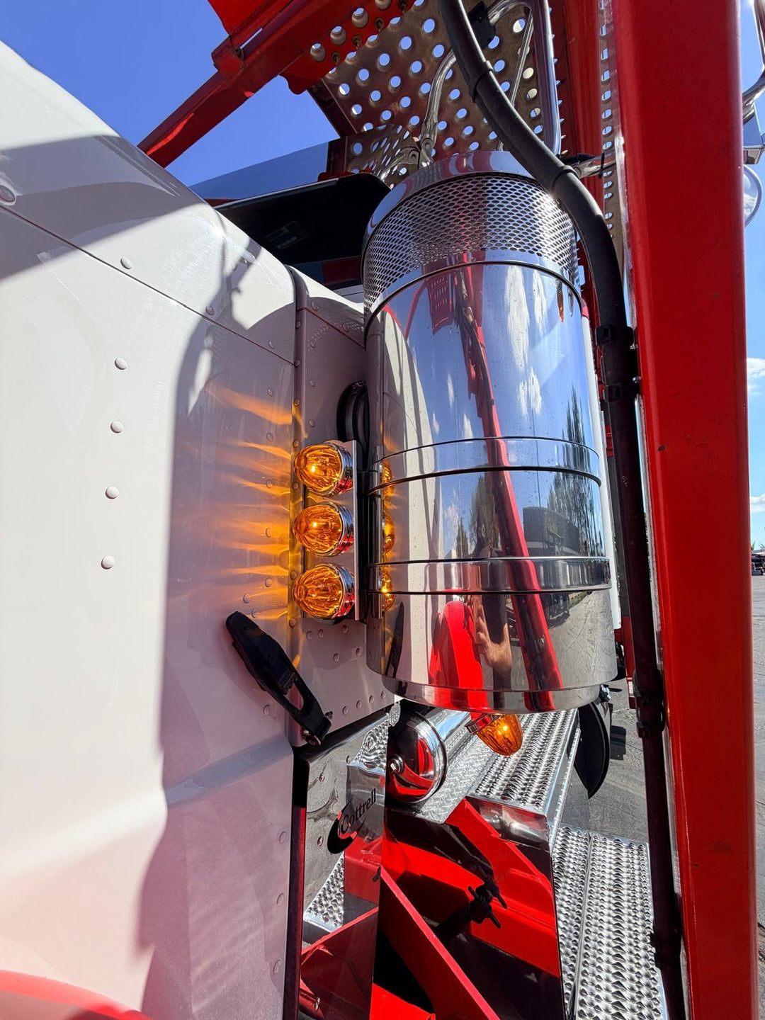 2020 Peterbilt 389 w/a 2021 Cottrell LSFA 80’