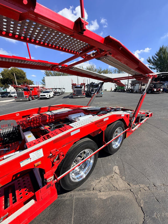 2020 Peterbilt 389 w/a 2021 Cottrell LSFA 80’