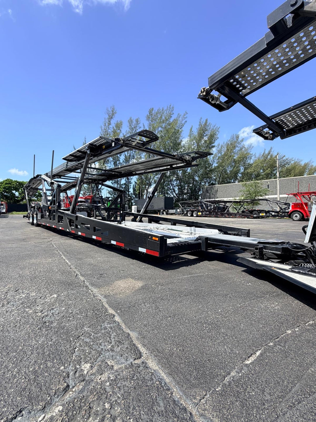 2024 Peterbilt 389 w/a 2024 Cottrell CX09 LSFA 80”