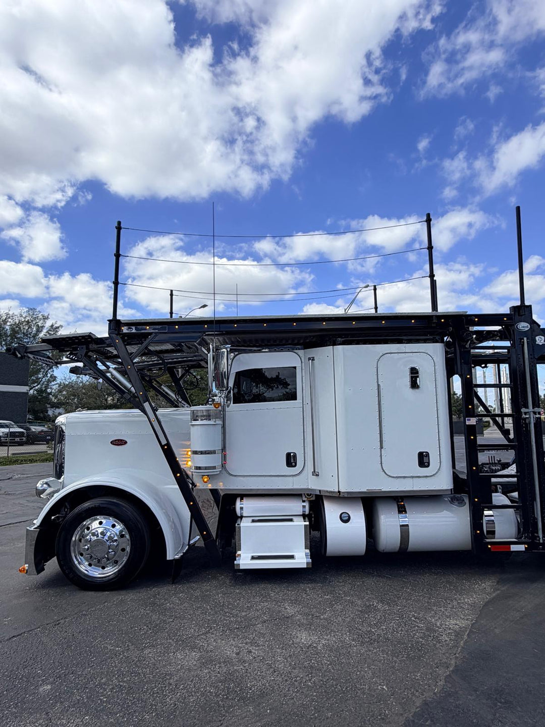 2021 Peterbilt 389 (ChopTop) w/a 2023 Cottrell LSFA 80”