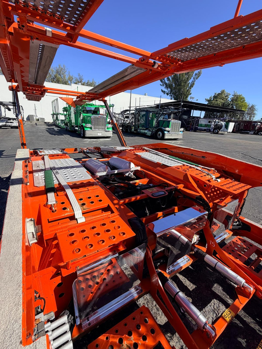 2020 Peterbilt 389 w/a 2021 Cottrell LSFA 80”