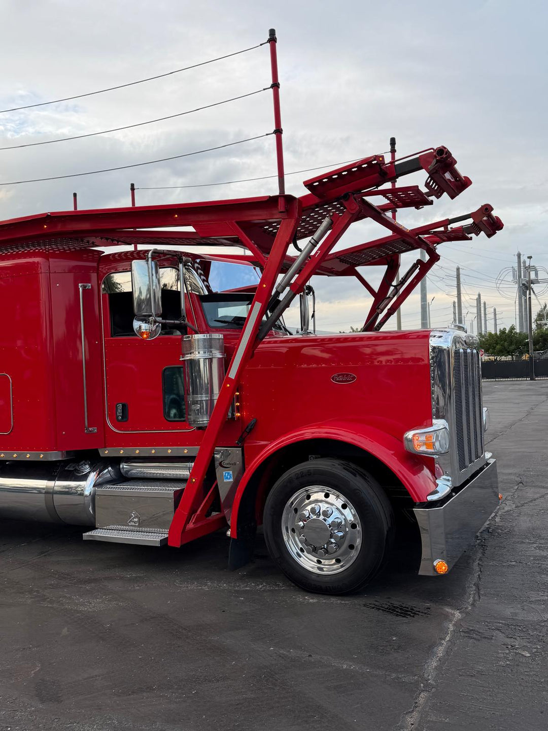 2017 Peterbilt 389 (264” WB)