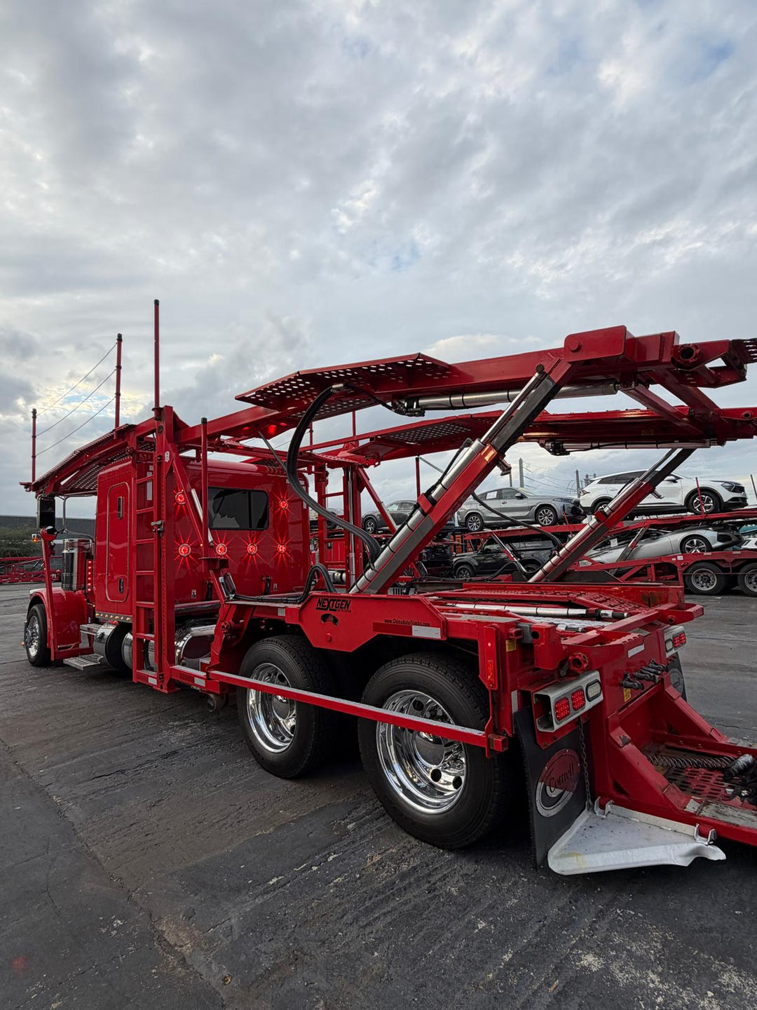 2017 Peterbilt 389 (264” WB)