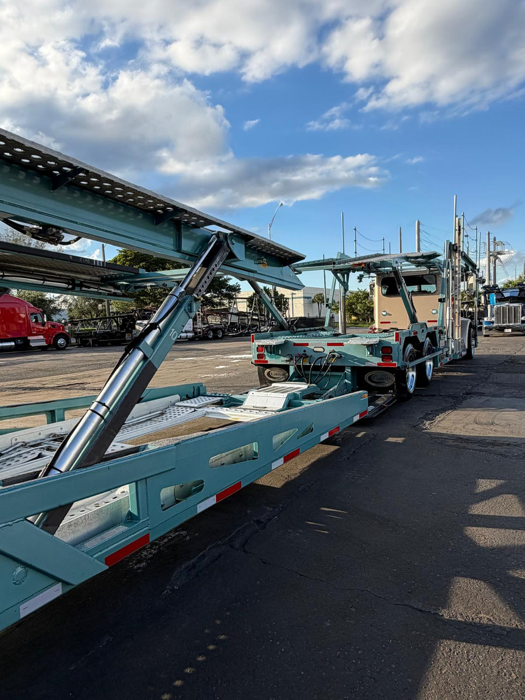 2020 Peterbilt 365 w/a 2020 Cottrell LSFA 80”