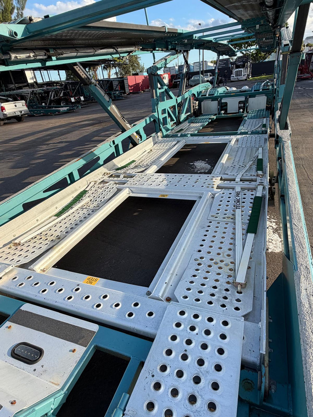 2020 Peterbilt 365 w/a 2020 Cottrell LSFA 80”