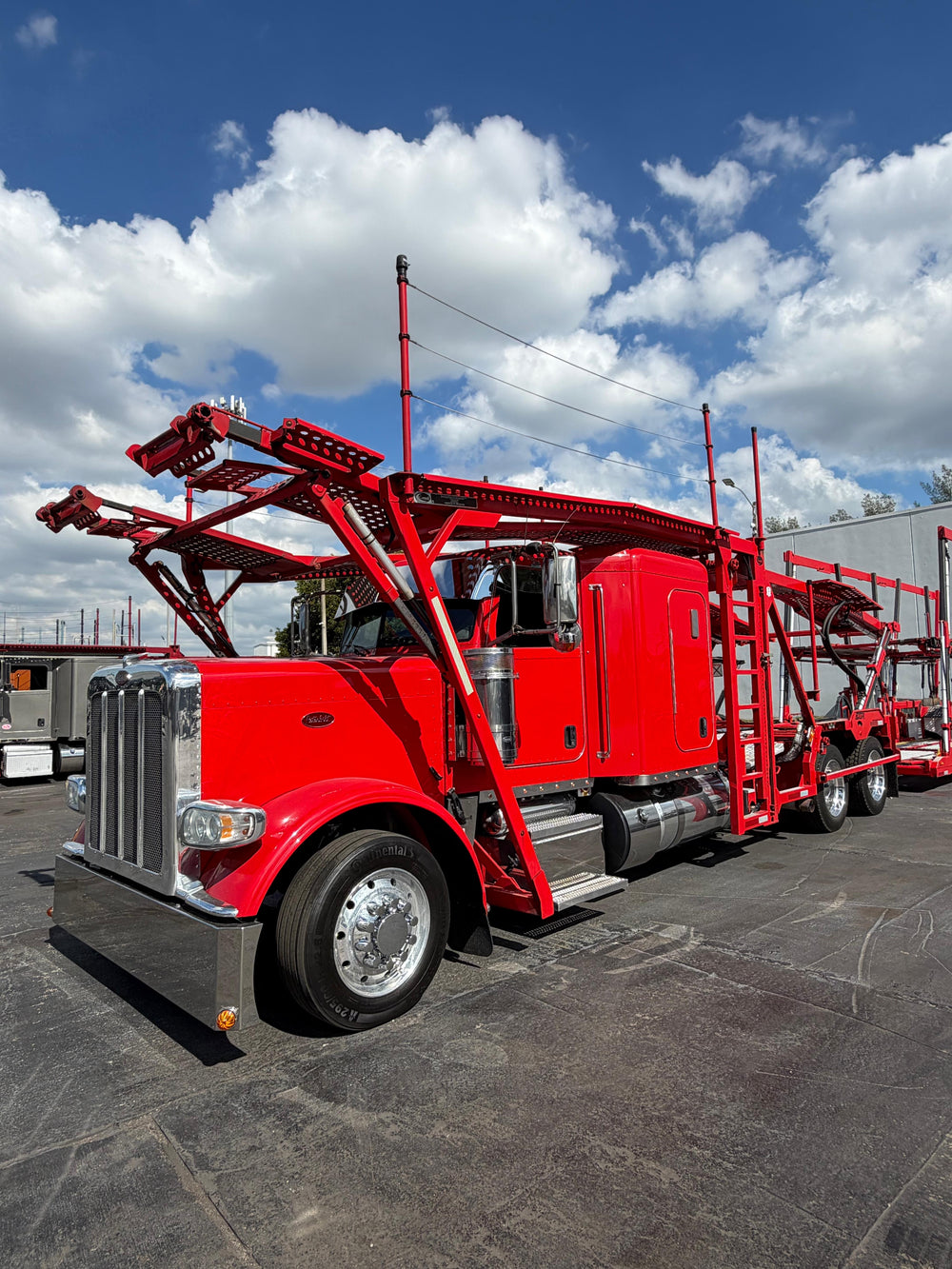 2017 Peterbilt 389 (264” WB) w/a 2018 Cottrell CX11