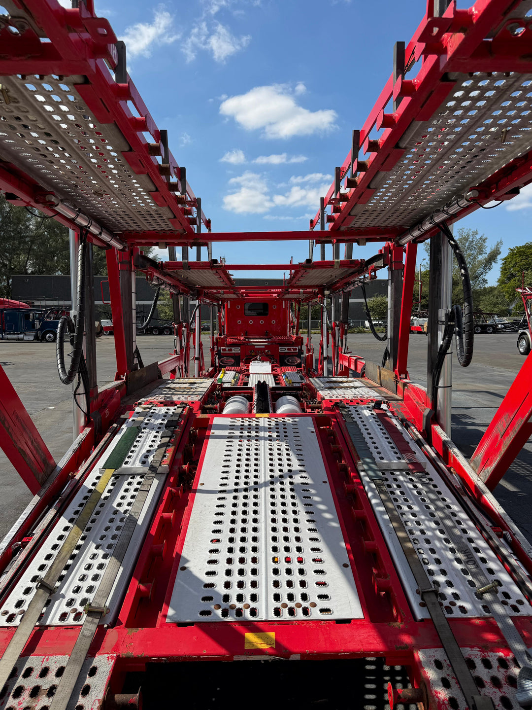 2017 Peterbilt 389 (264” WB) w/a 2018 Cottrell CX11