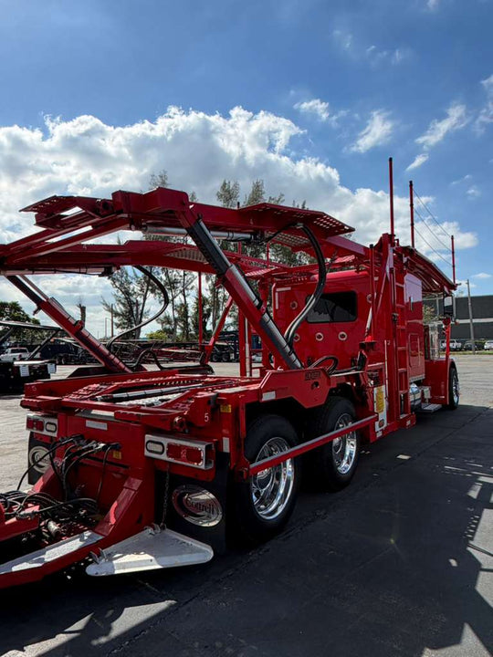 2017 Peterbilt 389 (264” WB) w/a 2018 Cottrell CX11