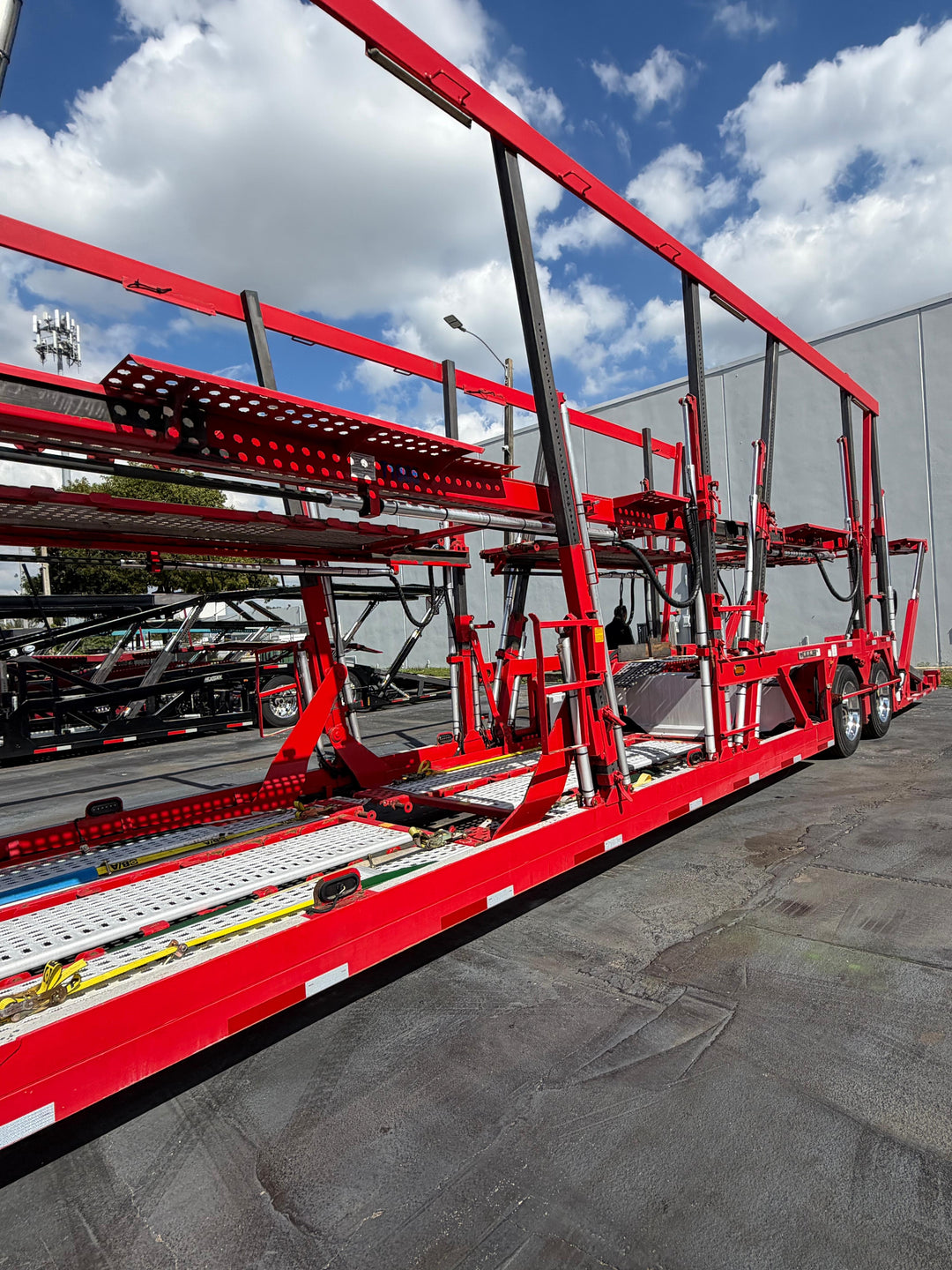 2017 Peterbilt 389 (264” WB) w/a 2018 Cottrell CX11