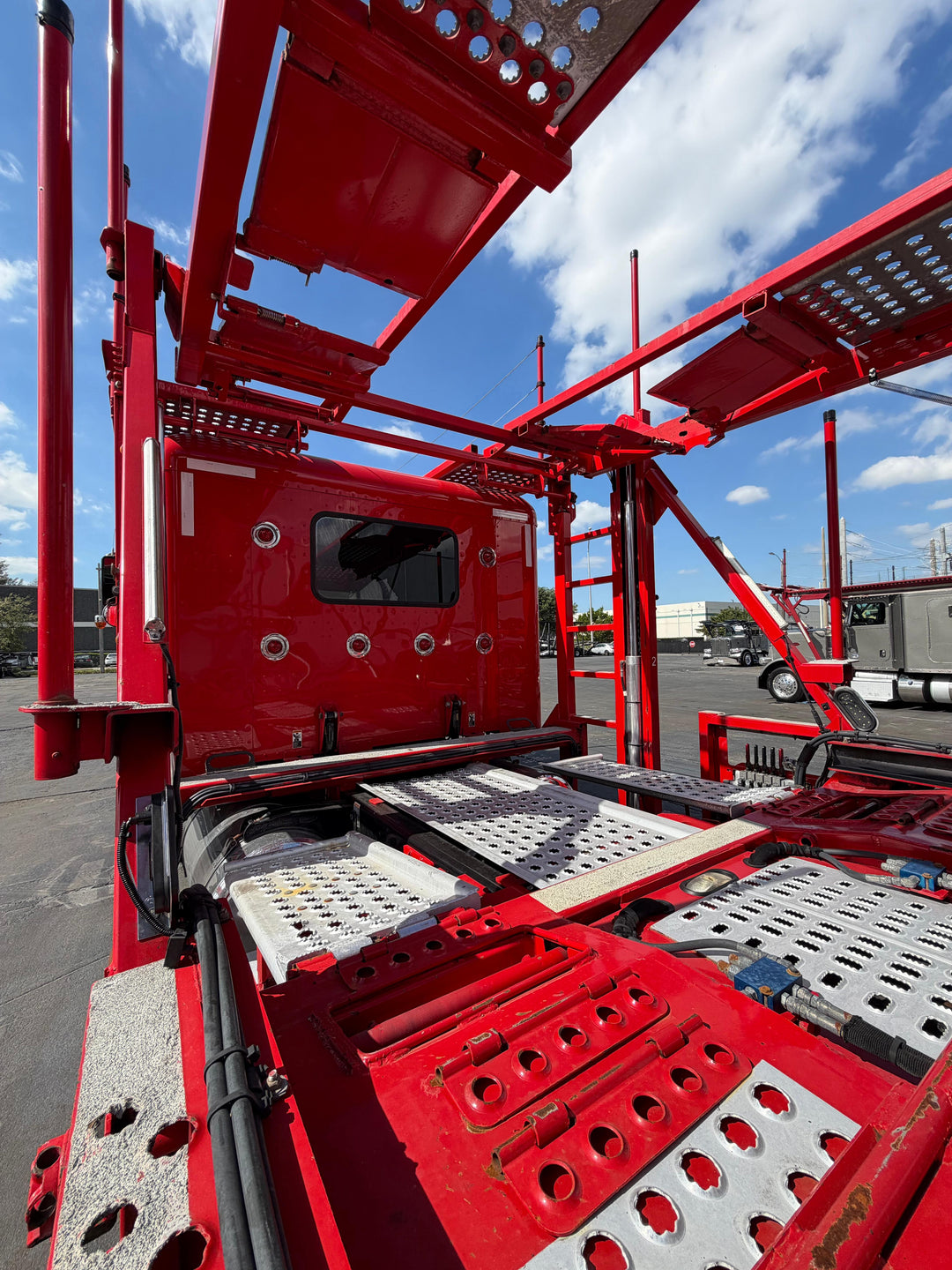 2017 Peterbilt 389 (264” WB) w/a 2018 Cottrell CX11
