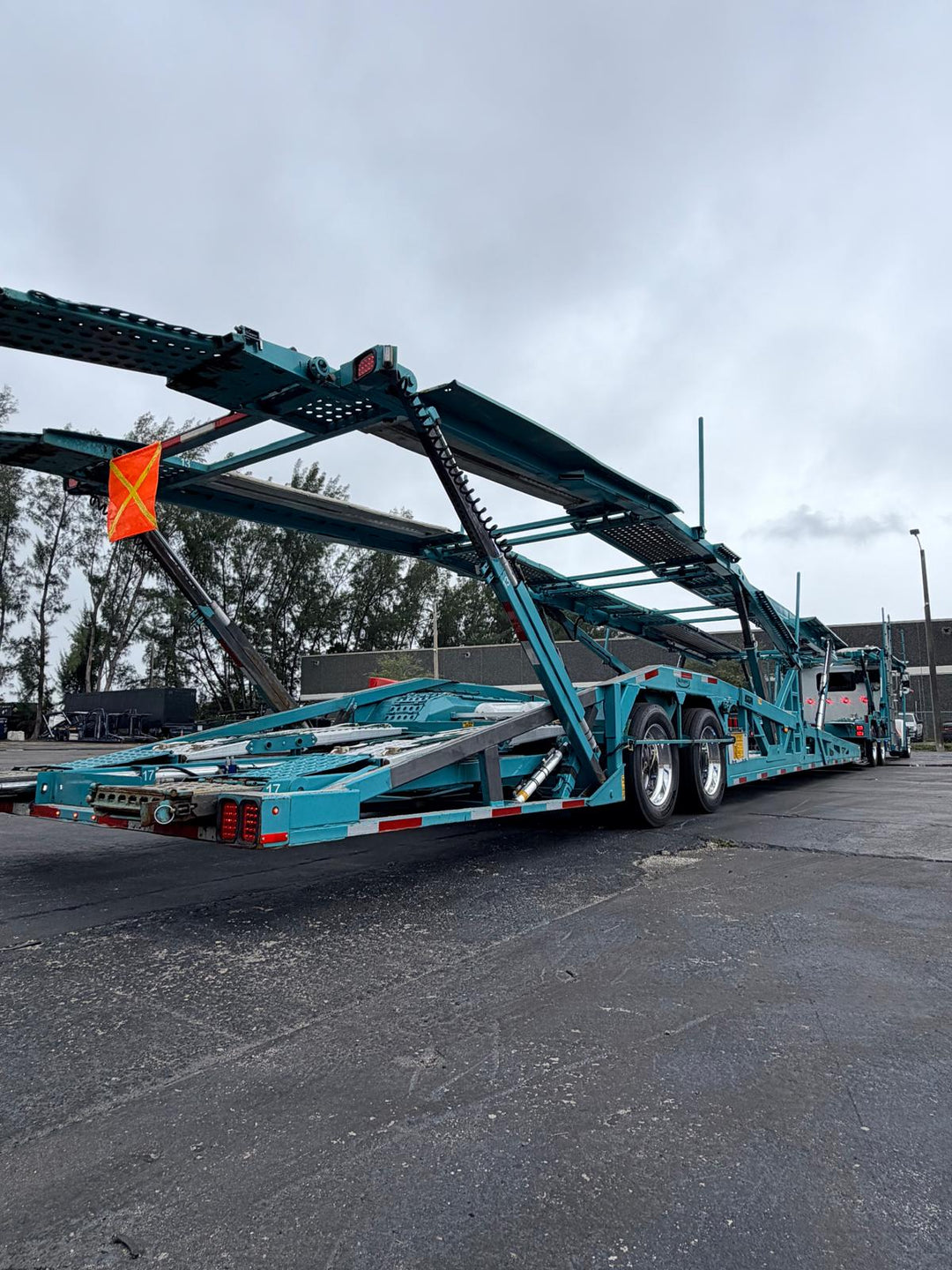 2019 Peterbilt 389 w/a 2019 Cottrell CX-09 LSFA 80 Footer