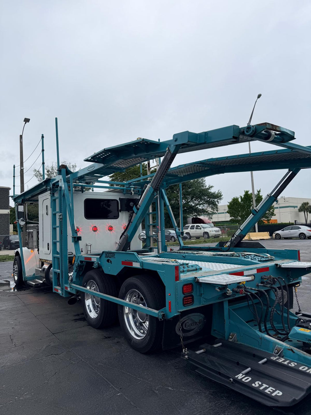 2019 Peterbilt 389 w/a 2019 Cottrell CX-09 LSFA 80 Footer