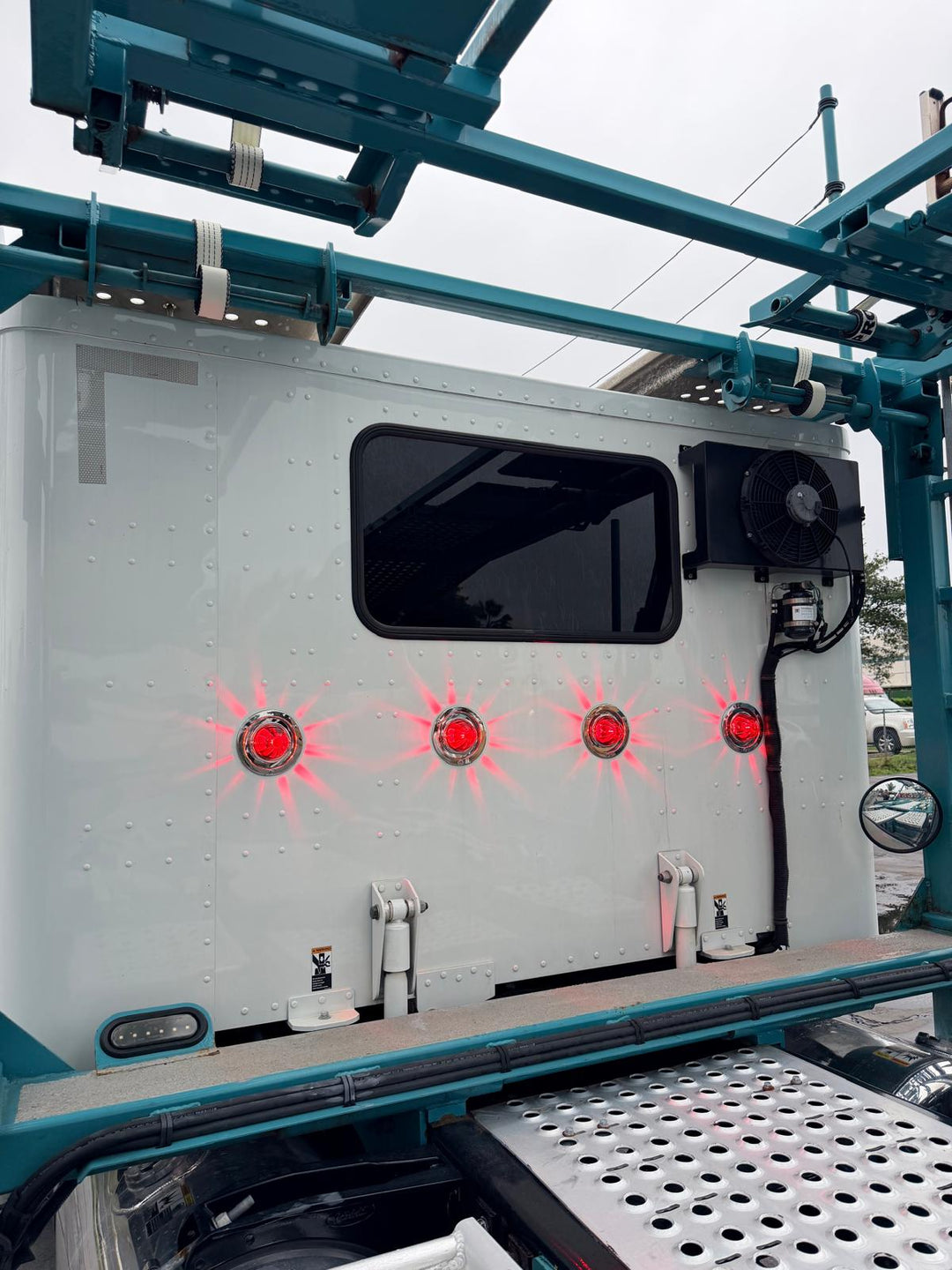 2019 Peterbilt 389 w/a 2019 Cottrell CX-09 LSFA 80 Footer