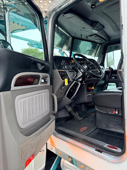 2019 Peterbilt 389 w/a 2019 Cottrell CX-09 LSFA 80 Footer