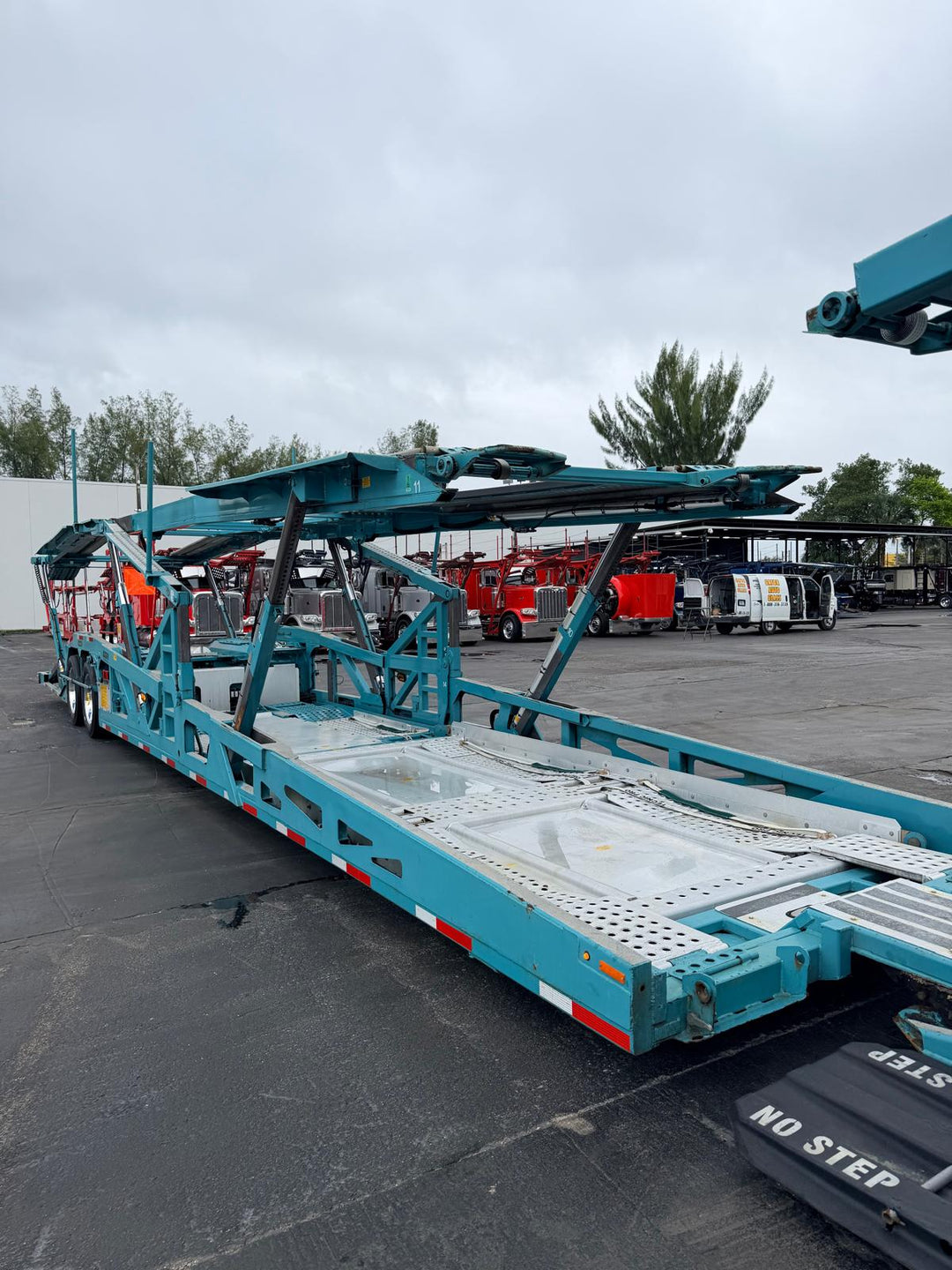 2019 Peterbilt 389 w/a 2019 Cottrell CX-09 LSFA 80 Footer