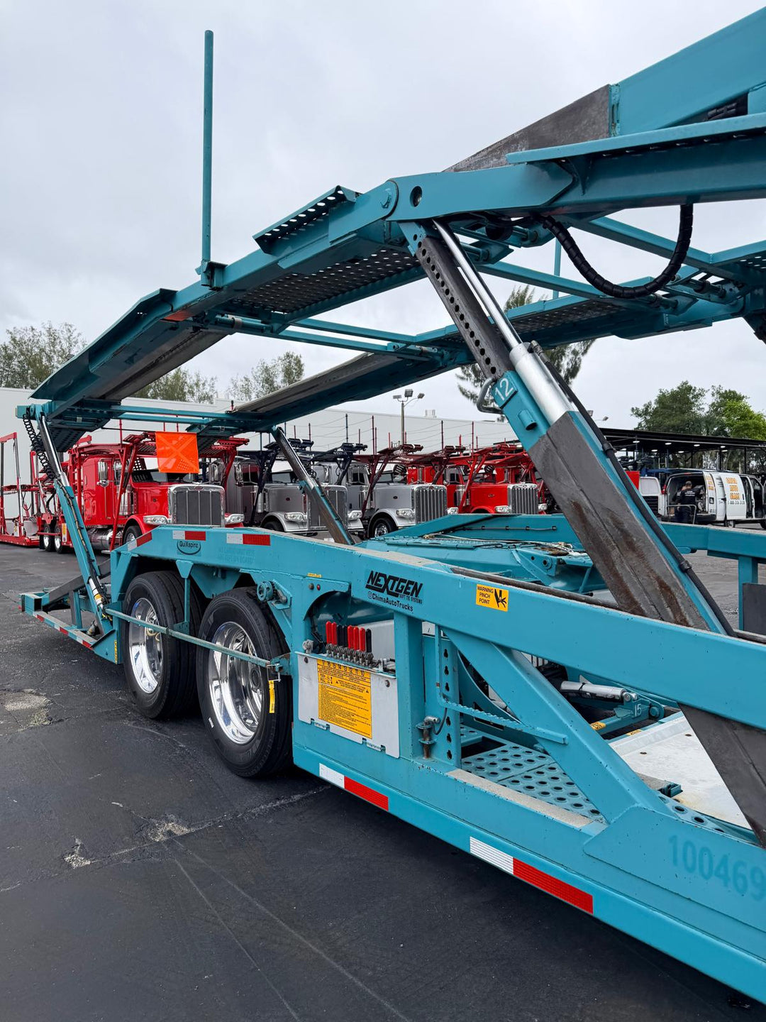 2019 Peterbilt 389 w/a 2019 Cottrell CX-09 LSFA 80 Footer