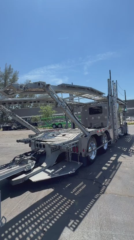 2024 Peterbilt 389 w/a 2023 Lohr G20